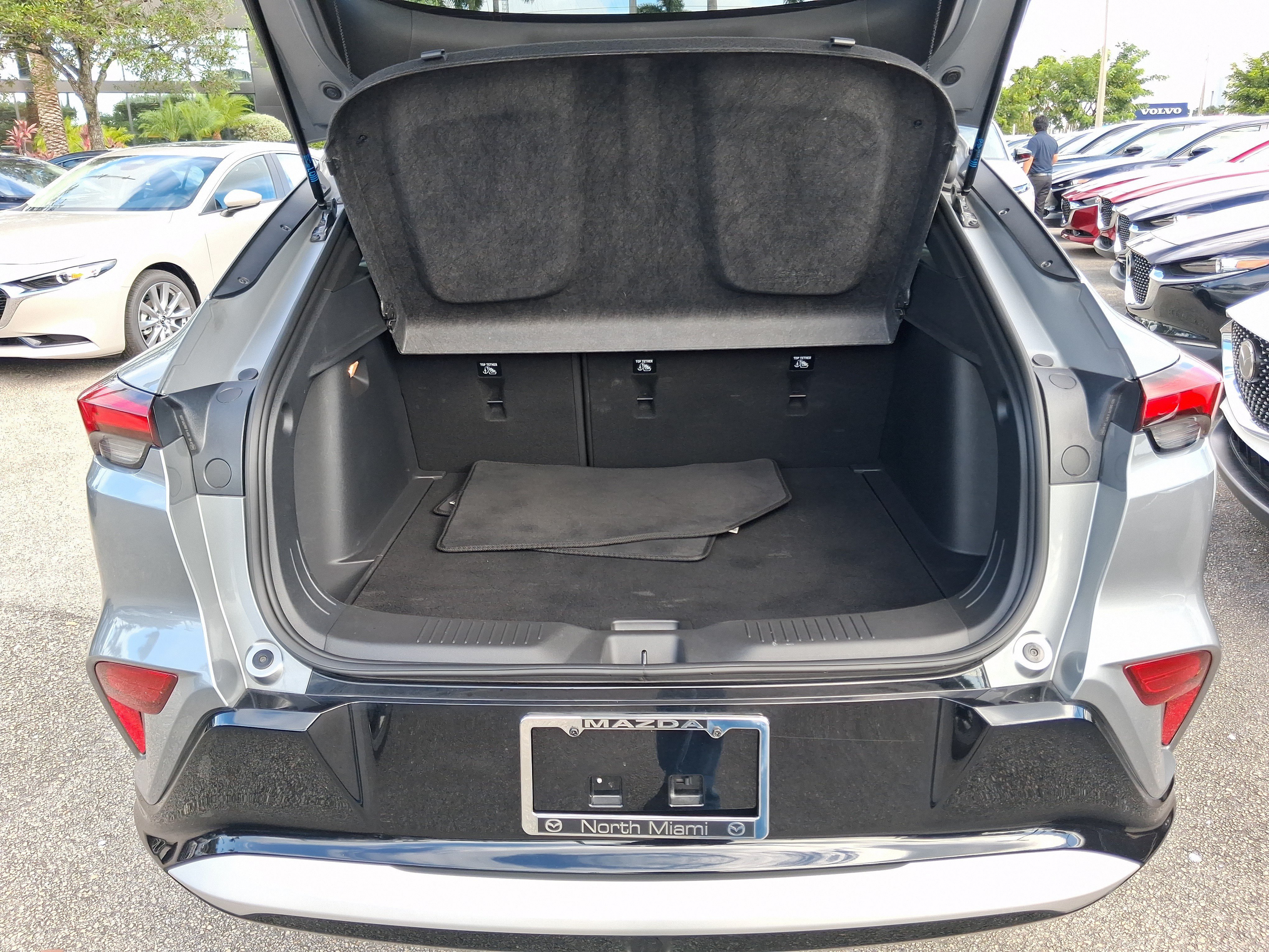 Used 2024 Buick Envista Sport Touring w/ Convenience I Package FWD image 5