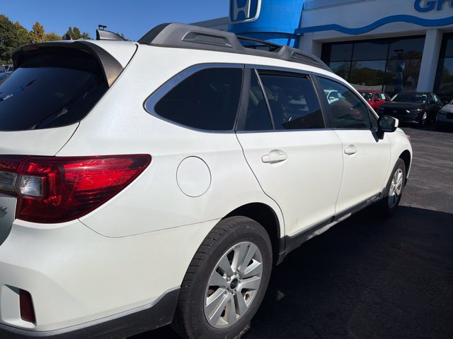 Used 2017 Subaru Outback 2.5i Premium AWD/4WD image 5
