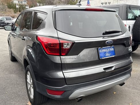 Used 2019 Ford Escape SE image 4