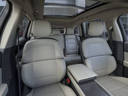 New 2026 Lincoln Nautilus Reserve AWD/4WD image 10
