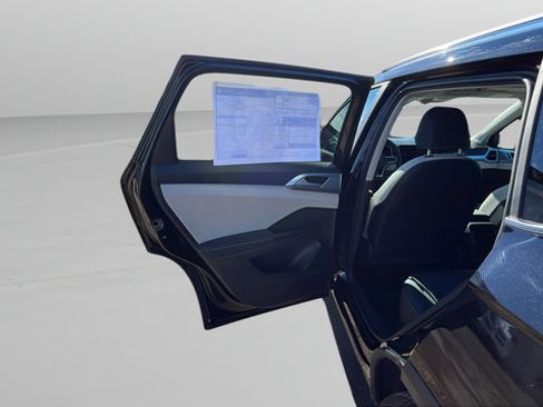 New 2026 Volkswagen Taos SE AWD/4WD image 19