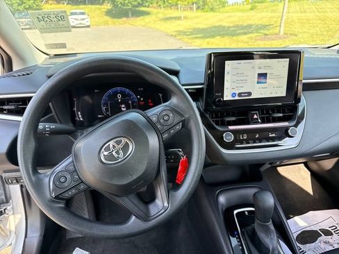 Used 2026 Toyota Corolla LE FWD image 19