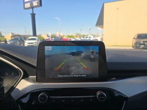 Used 2022 Ford Escape SE w/ Cold Weather Package AWD/4WD image 17
