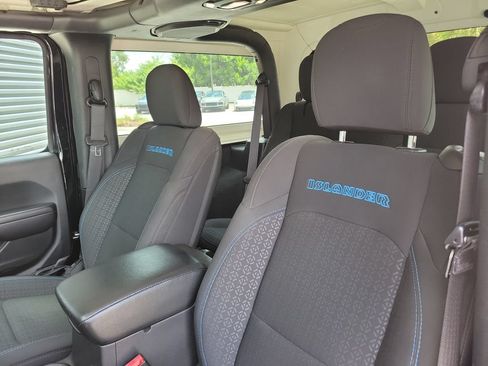 Used 2021 Jeep Wrangler Sport AWD/4WD image 5