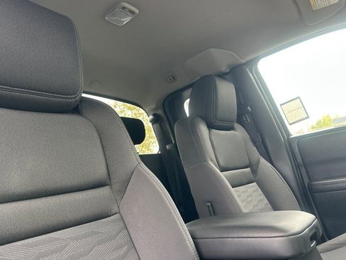 Used 2024 Nissan Frontier SV w/ Technology Package RWD image 17