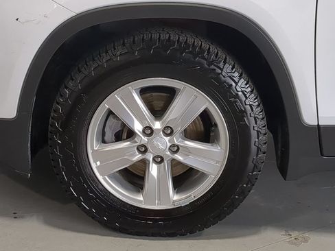 Used 2019 Chevrolet Trax LS w/ Tint and Cruise Package FWD image 17