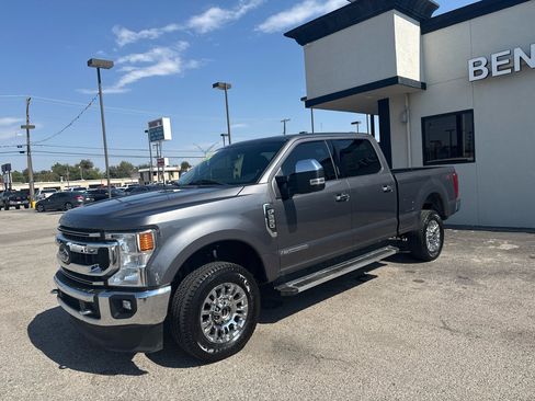 Used 2022 Ford F250 XLT w/ XLT Premium Package image 2