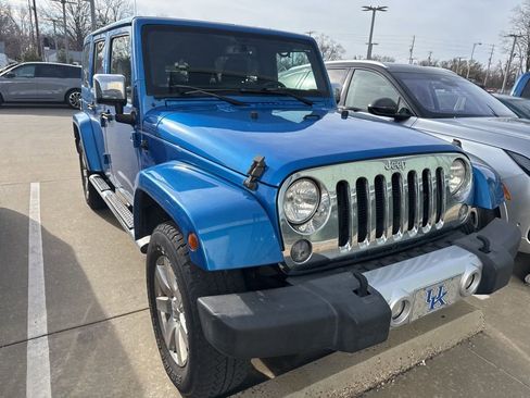 Used 2015 Jeep Wrangler Unlimited Sahara w/ Dual Top Group image 6