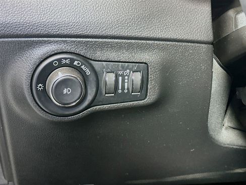 Used 2018 Jeep Compass Limited AWD/4WD image 10