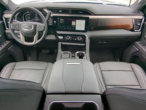 Used 2024 GMC Sierra 3500 Denali w/ Denali Reserve Package AWD/4WD image 13
