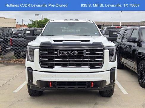 Used 2025 GMC Sierra 2500 AT4 w/ AT4 Premium Plus Package image 2