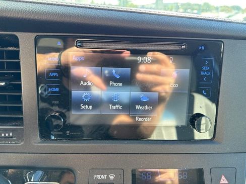 Used 2015 Toyota Sienna XLE AWD/4WD image 19