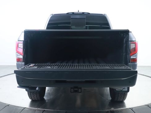 Used 2024 Nissan Titan PRO-4X w/ Pro-4x Convenience Package AWD/4WD image 16
