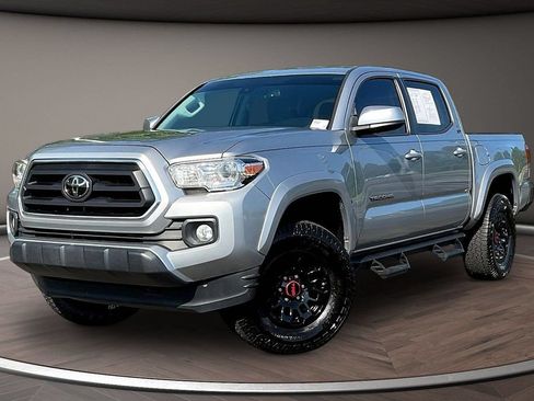 Used 2021 Toyota Tacoma SR5 RWD image 3