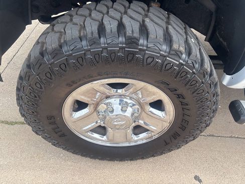 Used 2015 RAM 2500 Tradesman w/ Chrome Appearance Group AWD/4WD image 8