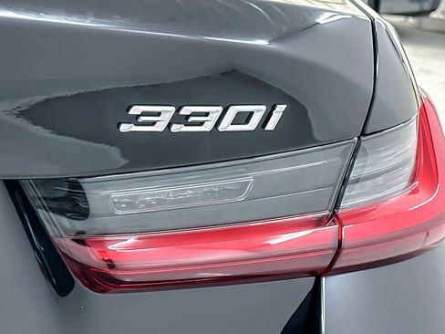 Used 2025 BMW 330i Sedan w/ Premium Package image 27