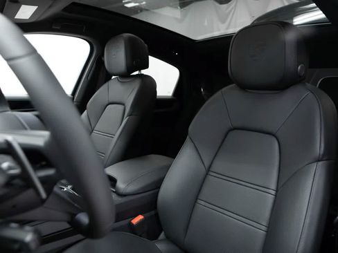 Certified 2026 Porsche Cayenne S AWD/4WD image 5