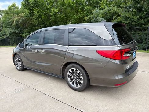 Used 2021 Honda Odyssey EX-L image 3