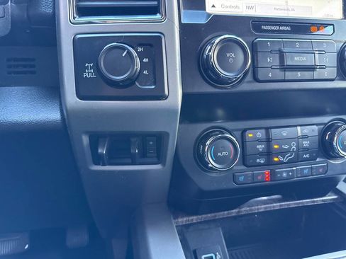 Used 2019 Ford F250 Lariat w/ Chrome Package image 21