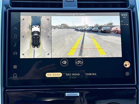 Used 2024 Land Rover Discovery Metropolitan Edition image 16