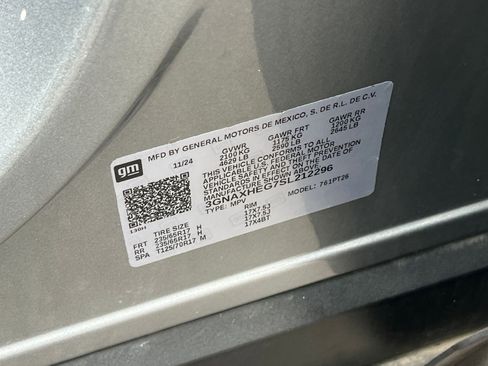 Used 2025 Chevrolet Equinox LT FWD image 29