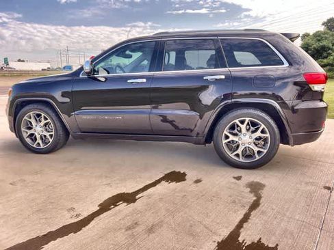 Used 2021 Jeep Grand Cherokee Overland AWD/4WD image 4