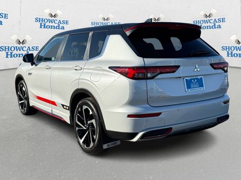 Used 2024 Mitsubishi Outlander 4WD Plug-In Hybrid image 5