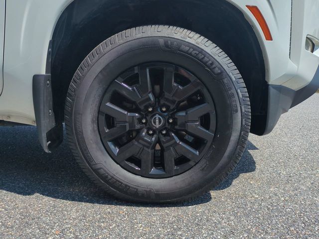Used 2022 Nissan Frontier SV AWD/4WD image 11