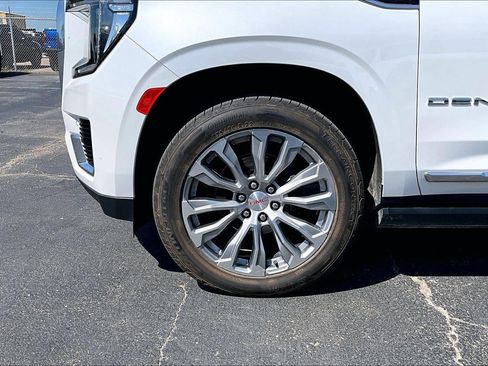 Used 2022 GMC Yukon XL Denali AWD/4WD image 2