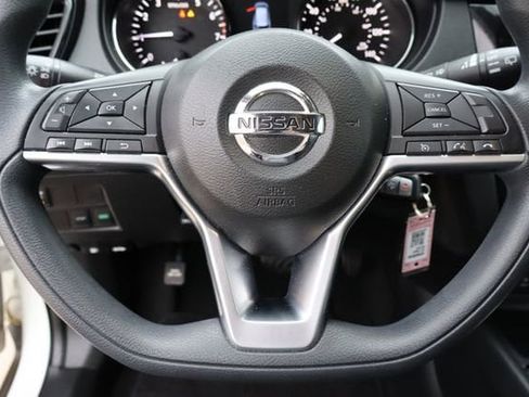 Used 2017 Nissan Rogue S FWD image 10