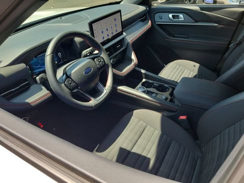 Used 2026 Ford Explorer ST-Line w/ ST-Line Street Pack RWD image 3