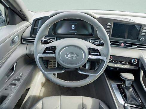 New 2025 Hyundai Elantra Sport FWD image 16