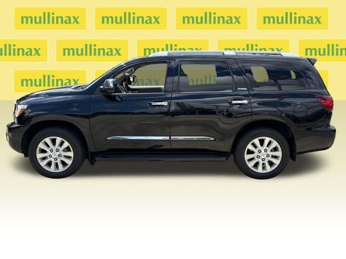 Used 2022 Toyota Sequoia Platinum AWD/4WD image 11