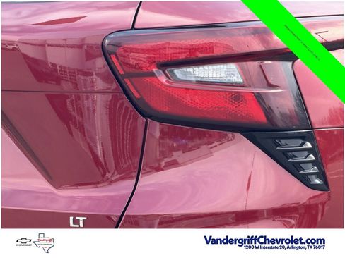 Used 2025 Chevrolet Trax LT w/ LT Convenience Package FWD image 7