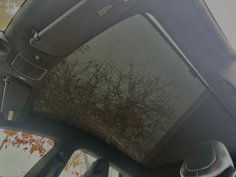 Used 2018 Tesla Model S 100D image 23