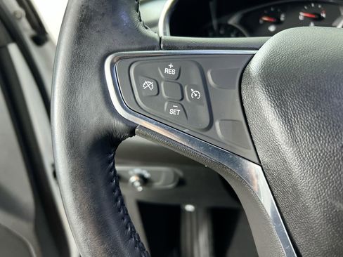 Used 2019 Chevrolet Equinox LT image 16