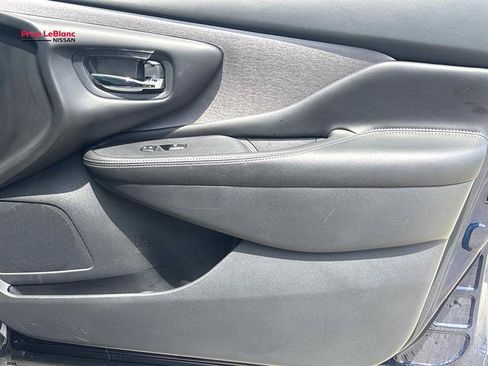 Used 2023 Nissan Murano SV FWD image 12
