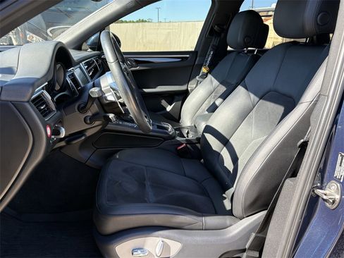 Used 2016 Porsche Macan S image 12