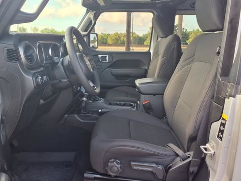 Used 2023 Jeep Wrangler Sport AWD/4WD image 25