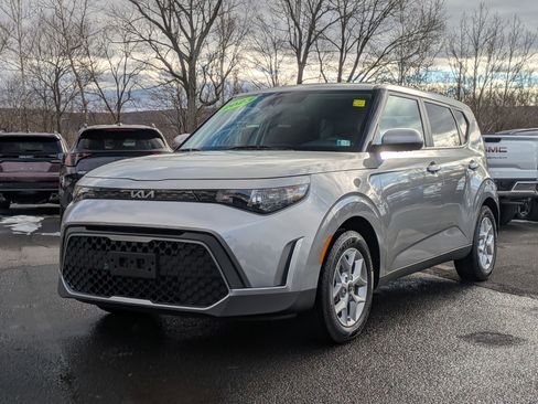 Certified 2023 Kia Soul LX w/ LX Technology Package image 3