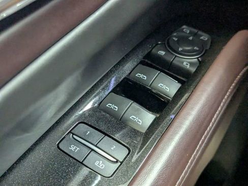 Used 2022 Cadillac Escalade Sport Platinum w/ LPO, Floor Liner Package AWD/4WD image 18
