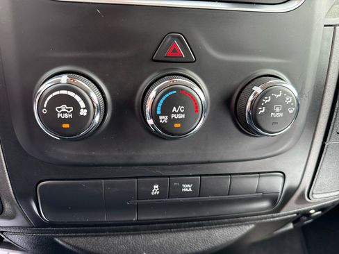 Used 2019 RAM 1500 Express w/ Express Value Package AWD/4WD image 18
