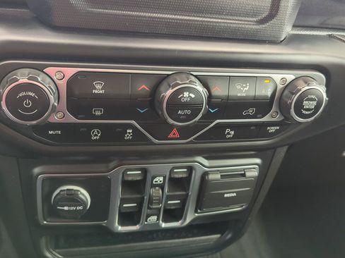 Used 2021 Jeep Wrangler Unlimited Sport AWD/4WD image 24