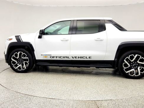 Used 2025 Chevrolet Silverado EV RST image 8