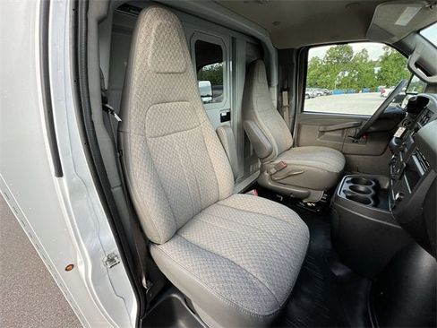 New 2025 GMC Savana 3500 w/ Power Convenience Package image 25