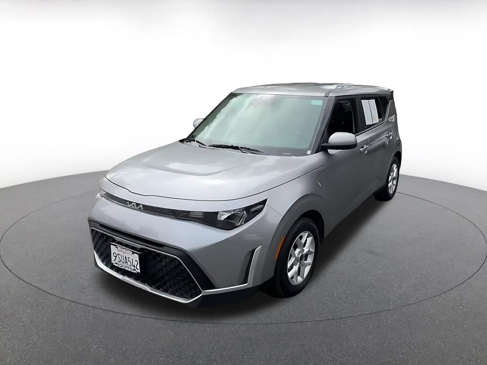 Used 2025 Kia Soul LX w/ LX Technology Package FWD image 6