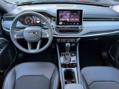 Certified 2024 Jeep Compass Latitude image 12