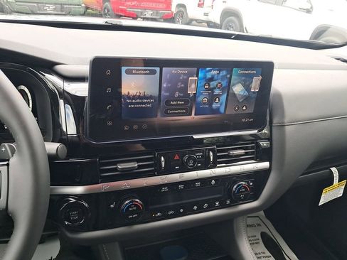 New 2026 Nissan Pathfinder SL w/ Lighting Package AWD/4WD image 18