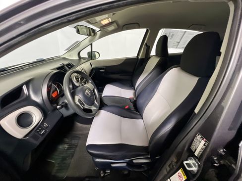 Used 2013 Toyota Yaris LE FWD image 14