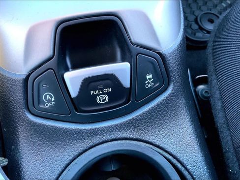 Used 2019 Jeep Compass Latitude w/ Cold Weather Group AWD/4WD image 33